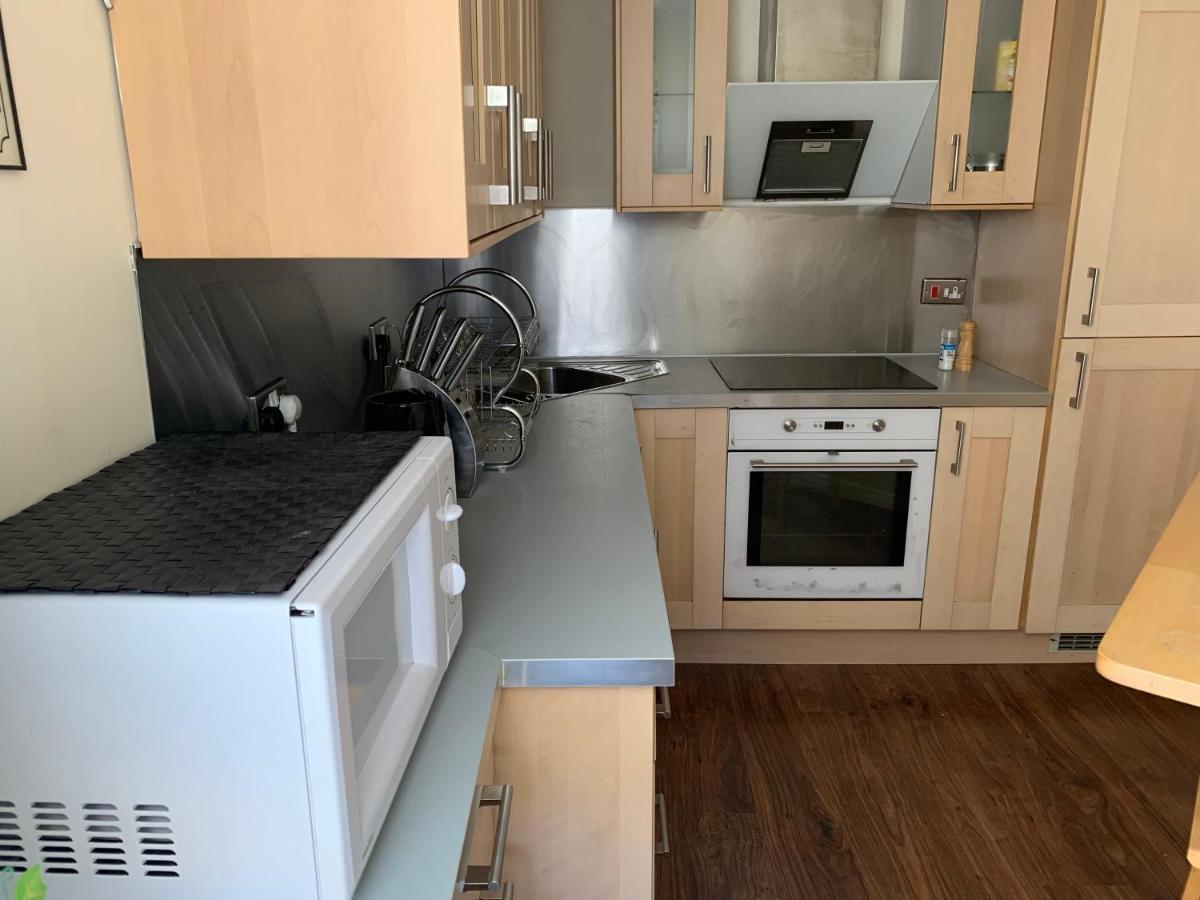1 Bedroom Central Flat With Parking Space Edimburgo Esterno foto