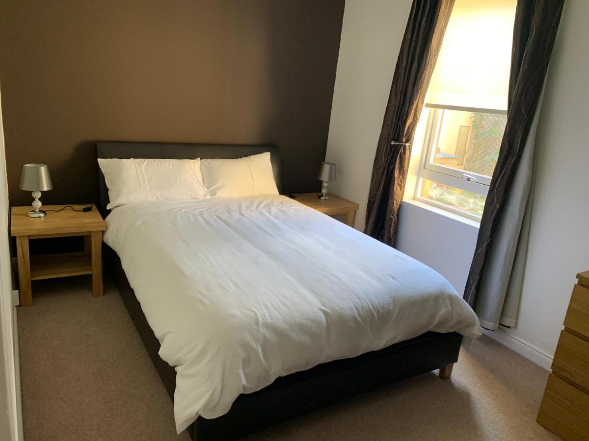 1 Bedroom Central Flat With Parking Space Edimburgo Esterno foto